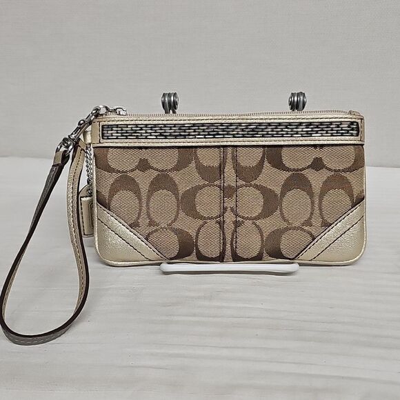 COACH METALLIC GOLD BEADED WRISTLET BFPM-03-056 - Picture 1 of 5